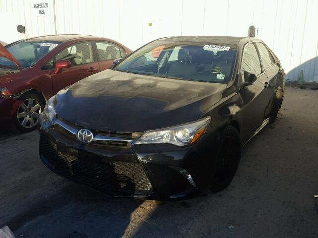 4T1BF1FK0FU059813 - 2015 TOYOTA CAMRY LE 黑色 照片 2