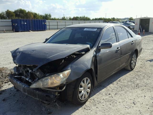 4T1BE32K85U587652 - 2005 TOYOTA CAMRY LE CHARCOAL photo 2