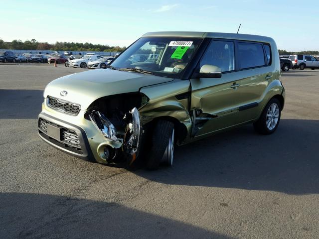 KNDJT2A66D7624702 - 2013 KIA SOUL + GREEN photo 2