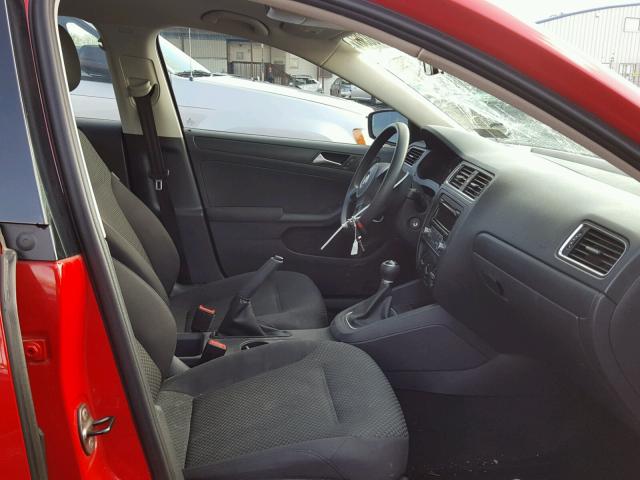 3VW1K7AJ1CM344689 - 2012 VOLKSWAGEN JETTA BASE RED photo 5
