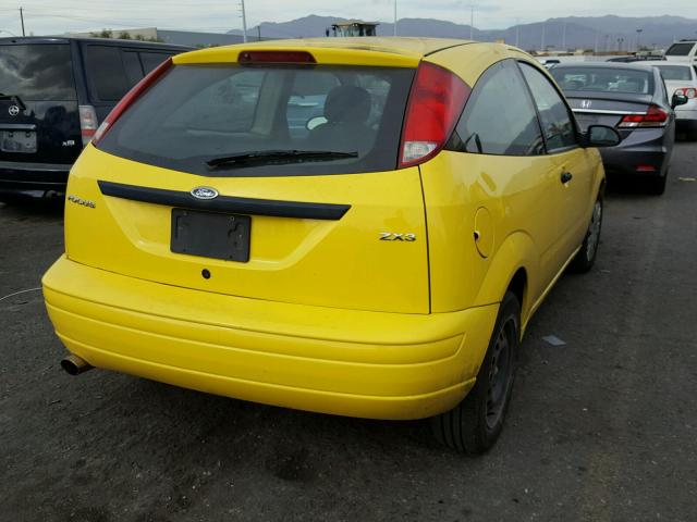 3FAFP31N75R162013 - 2005 FORD FOCUS ZX3 YELLOW photo 4