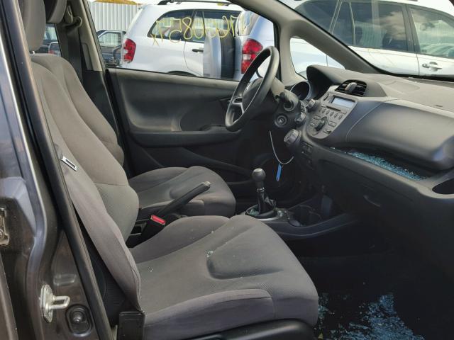 JHMGE8G34CC035933 - 2012 HONDA FIT Темно-сірий фото 5