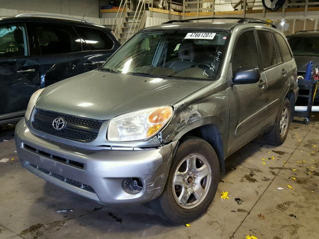 JTEHD20VX40035449 - 2004 TOYOTA RAV4 GRAY photo 2