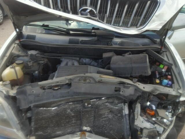 JT6HF10U3X0021940 - 1999 LEXUS RX 300 SILVER photo 7