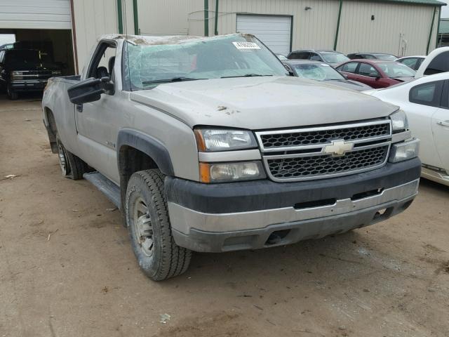 1GBHK34U75E189384 - 2005 CHEVROLET SILVERADO SILVER photo 1