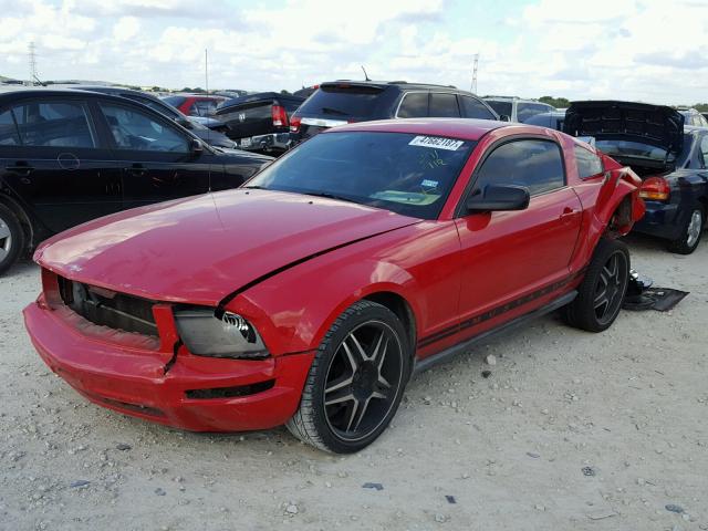 1ZVHT80N775291918 - 2007 FORD MUSTANG RED photo 2