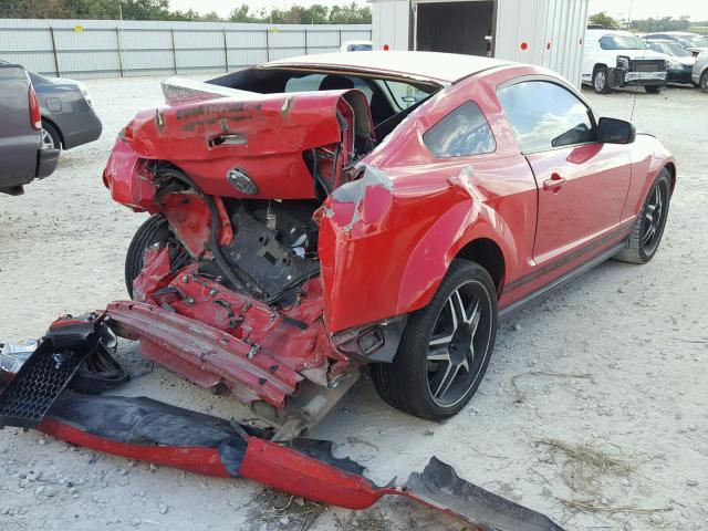 1ZVHT80N775291918 - 2007 FORD MUSTANG RED photo 4