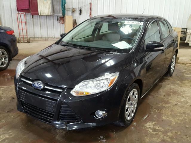 1FAHP3F28CL428514 - 2012 FORD FOCUS SE BLACK photo 2