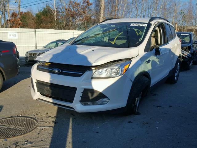 1FMCU9G98FUA85905 - 2015 FORD ESCAPE SE WHITE photo 2