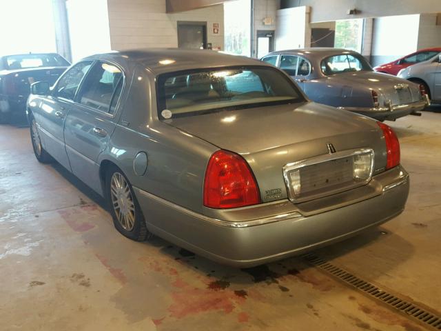 1LNHM82W26Y602959 - 2006 LINCOLN TOWN CAR S GREEN photo 3