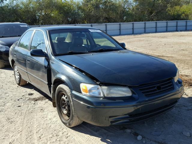 4T1BG22KXWU346911 - 1998 TOYOTA CAMRY CE GREEN photo 1