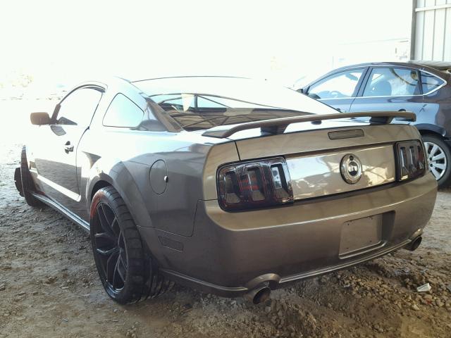 1ZVFT82H175308260 - 2007 FORD MUSTANG GT TAN photo 3