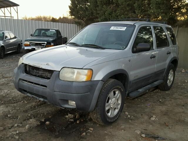 1FMYU03172KD33987 - 2002 FORD ESCAPE XLT SILVER photo 2