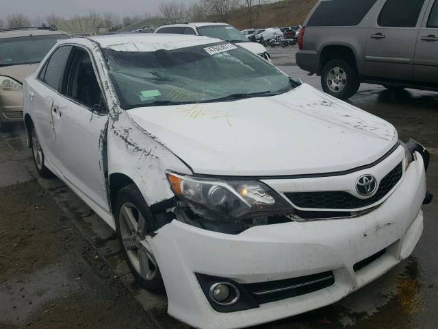 4T1BF1FK2EU761095 - 2014 TOYOTA CAMRY L WHITE photo 1