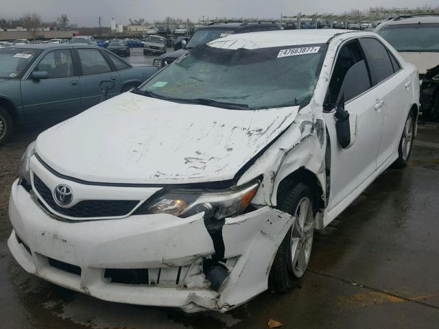 4T1BF1FK2EU761095 - 2014 TOYOTA CAMRY L WHITE photo 2