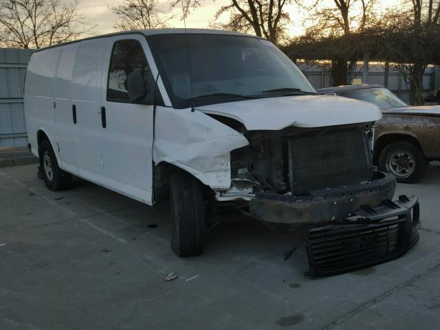 1GTFG15X081147913 - 2008 GMC SAVANA G15 WHITE photo 1