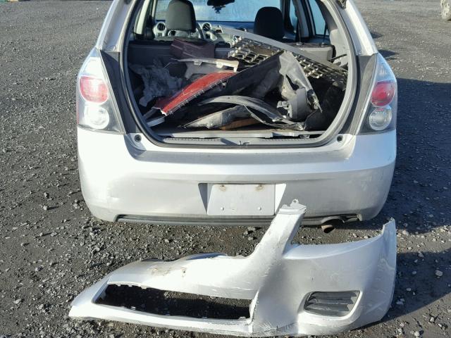 5Y2SP67889Z456274 - 2009 PONTIAC VIBE SILVER photo 9