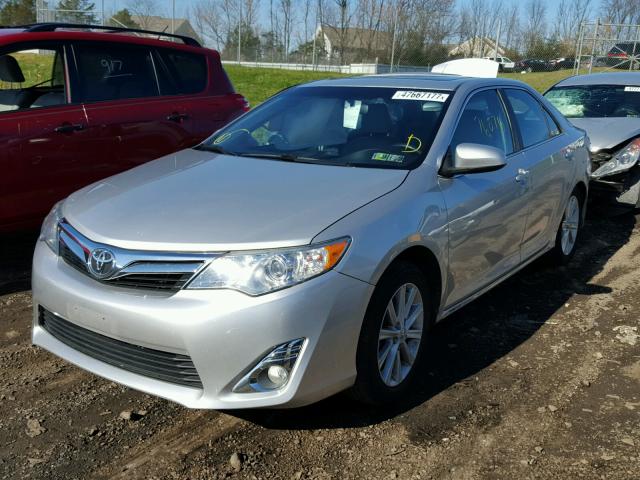 4T4BF1FK2CR185284 - 2012 TOYOTA CAMRY BASE SILVER photo 2