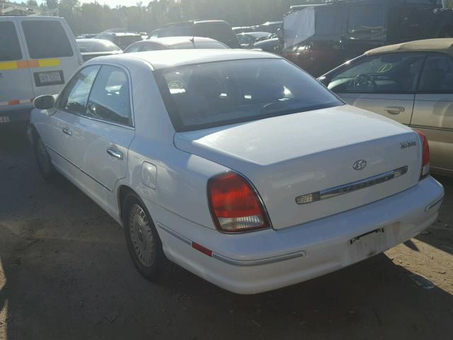 KMHFU45DX1A092050 - 2001 HYUNDAI XG 300 WHITE photo 3