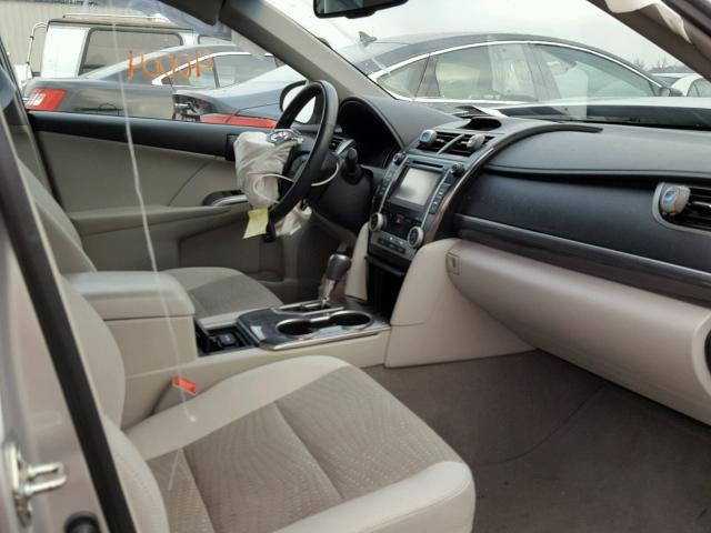 4T1BD1FK8EU111774 - 2014 TOYOTA CAMRY HYBR SILVER photo 5