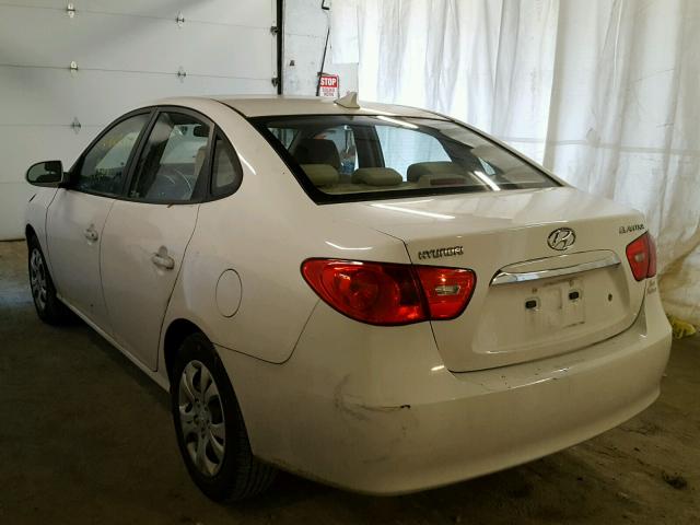 KMHDU4AD9AU186674 - 2010 HYUNDAI ELANTRA BL WHITE photo 3