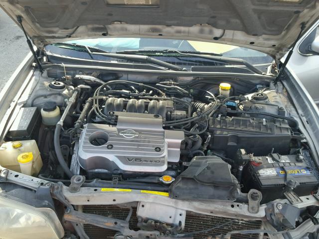 JN1CA31D01T801060 - 2001 NISSAN MAXIMA GXE SILVER photo 7