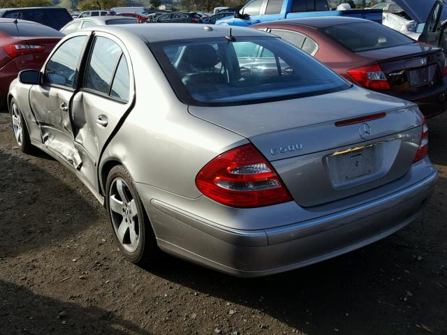 WDBUF70JX6A883415 - 2006 MERCEDES-BENZ E 500 SILVER photo 3