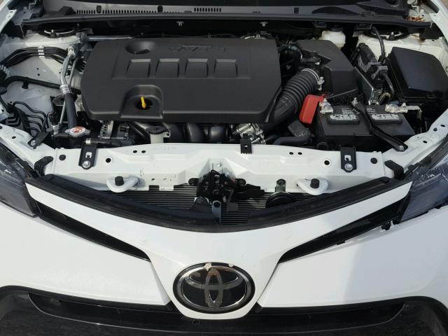 2T1BURHE4HC952552 - 2017 TOYOTA COROLLA L WHITE photo 7