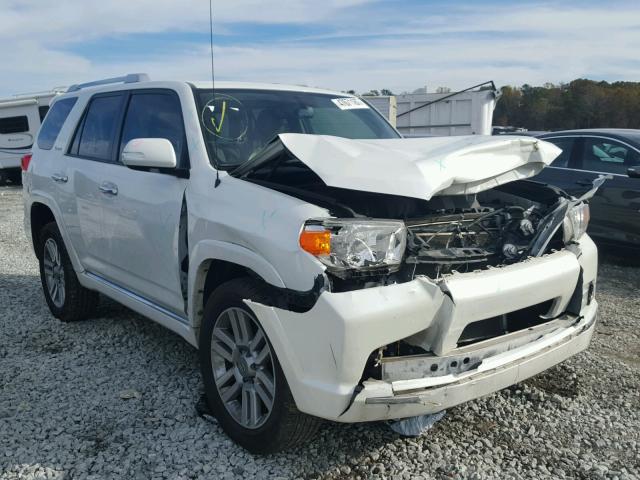 JTEZU5JR3D5060669 - 2013 TOYOTA 4RUNNER SR WHITE photo 1