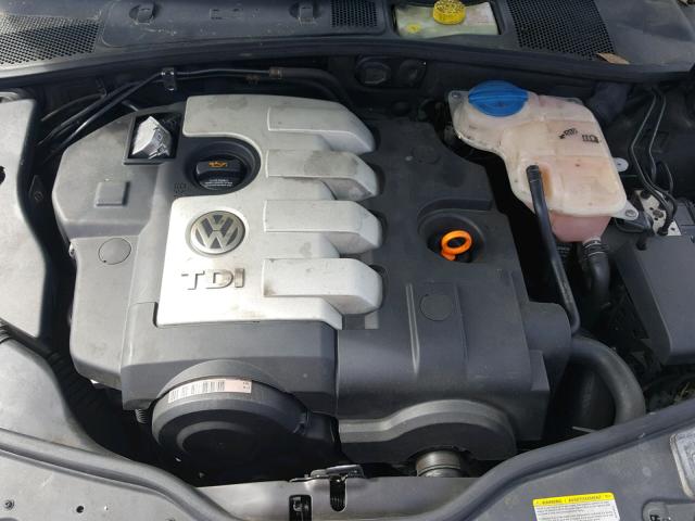 WVWAE63B35E088025 - 2005 VOLKSWAGEN PASSAT GLS BLUE photo 7