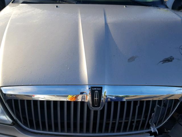 5LMFU28R92LJ13453 - 2002 LINCOLN NAVIGATOR Złoty zdjęcie 7