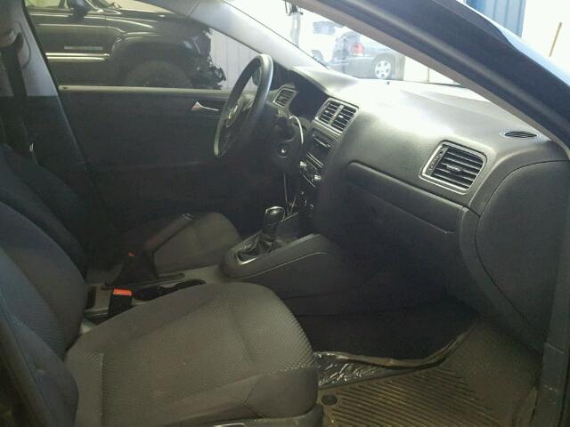 3VW2K7AJ3DM405269 - 2013 VOLKSWAGEN JETTA BASE შავი ფოტო 5