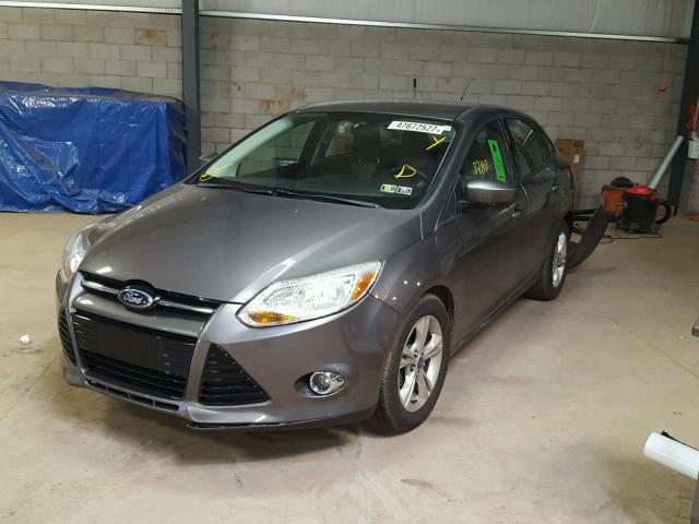 1FAHP3F21CL247108 - 2012 FORD FOCUS SE GRAY photo 2