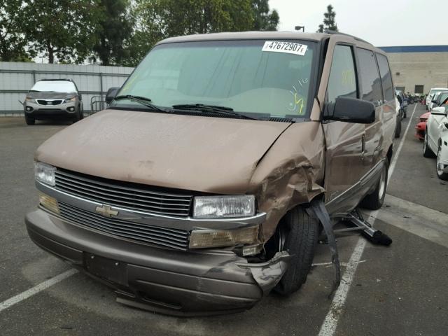 1GNDM19W8YB110501 - 2000 CHEVROLET ASTRO GOLD photo 2