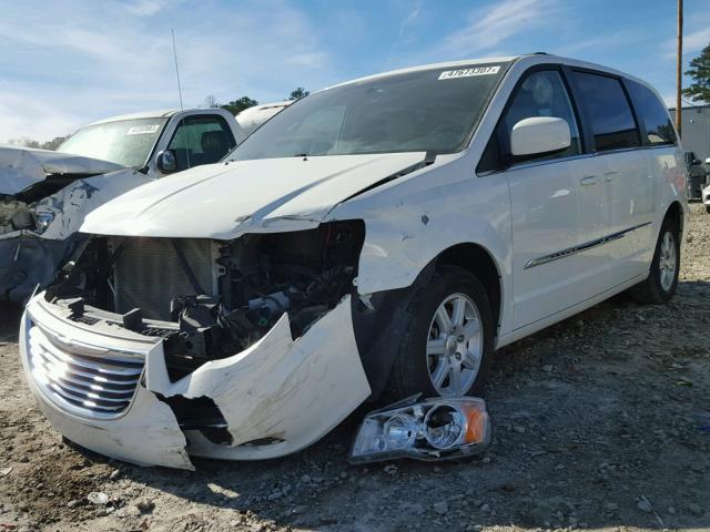 2C4RC1BG1DR518659 - 2013 CHRYSLER TOWN & COU WHITE photo 2