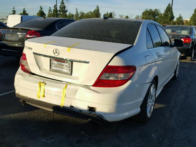 WDDGF54X08F161657 - 2008 MERCEDES-BENZ C 300 WHITE photo 4