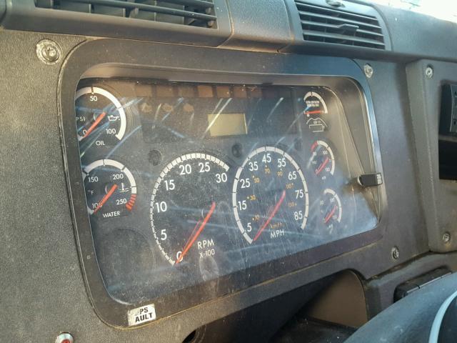 3AKJGLD54FSGK4513 - 2015 FREIGHTLINER CASCADIA 1 WHITE photo 8