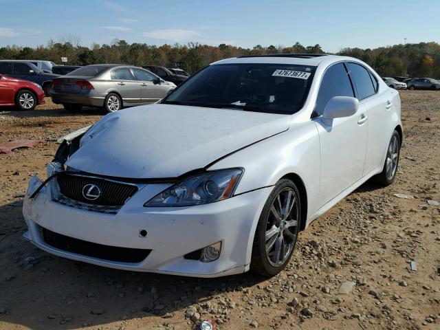 JTHBK262475042187 - 2007 LEXUS IS 250 WHITE photo 2