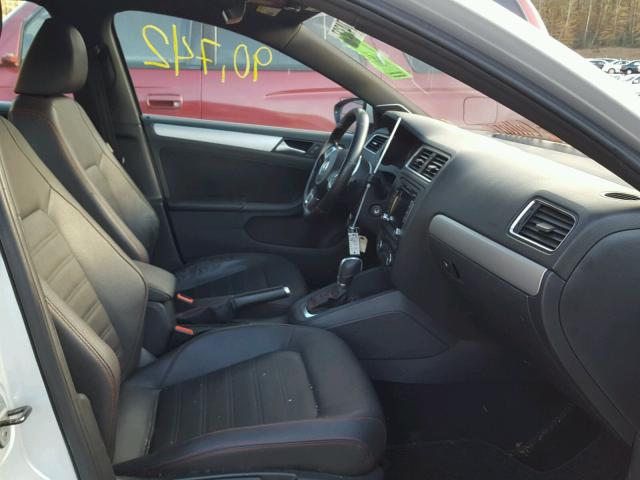 3VW4A7AJ3CM450190 - 2012 VOLKSWAGEN JETTA GLI SILVER photo 5