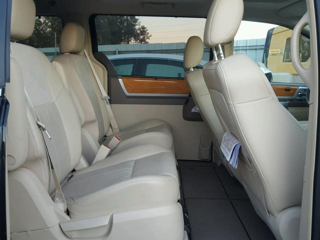 2A8HR64X58R689367 - 2008 CHRYSLER TOWN & COU 黑色 照片 6