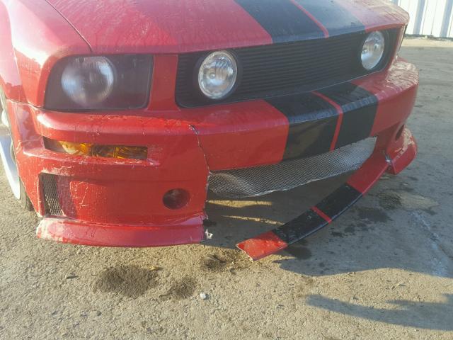 1ZVFT80NX55165802 - 2005 FORD MUSTANG RED photo 9