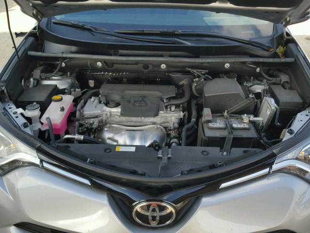 2T3WFREV0HW337308 - 2017 TOYOTA RAV4 XLE SILVER photo 7