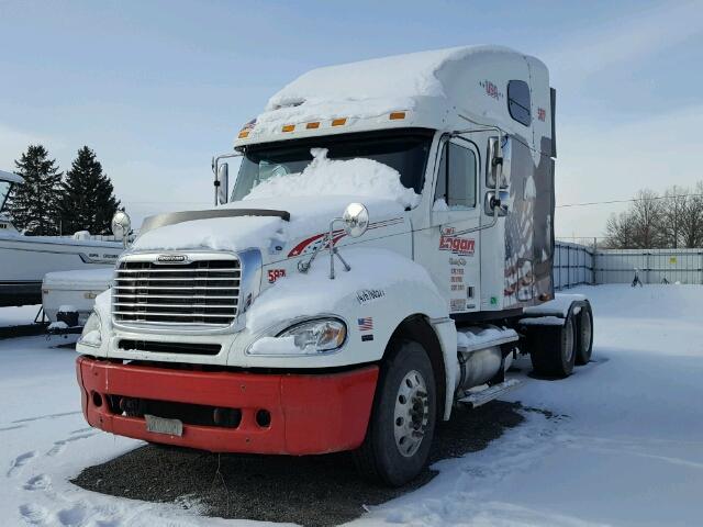 1FUJA6CV86PW54037 - 2006 FREIGHTLINER CONVENTION WHITE photo 2