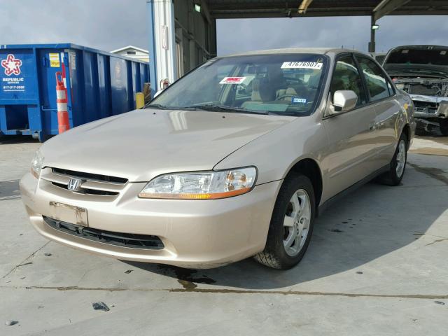 JHMCG5674YC008931 - 2000 HONDA ACCORD SE GOLD photo 2