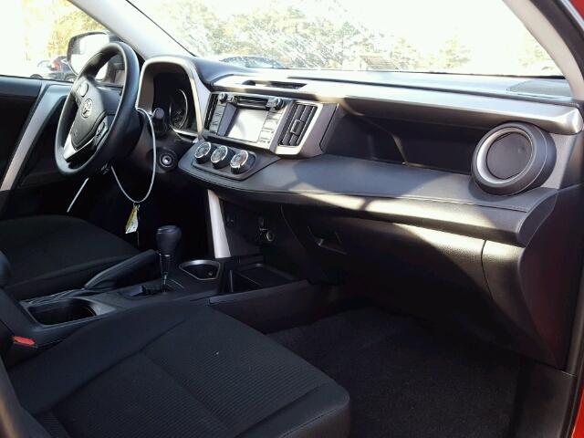 2T3ZFREV0HW366143 - 2017 TOYOTA RAV4 LE Կարմիր լուսանկար 5