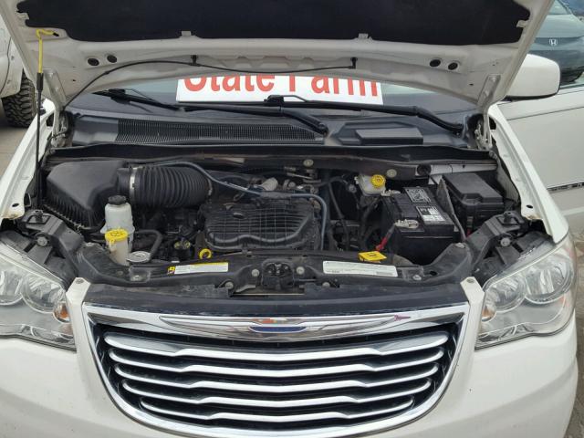 2C4RC1BG1CR158162 - 2012 CHRYSLER TOWN & COU WHITE photo 7