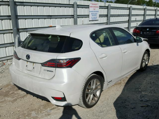 JTHKD5BH4F2213025 - 2015 LEXUS CT 200 WHITE photo 4