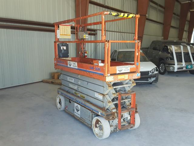 275802 - 2005 SKYJ MANLIFT TWO TONE photo 3