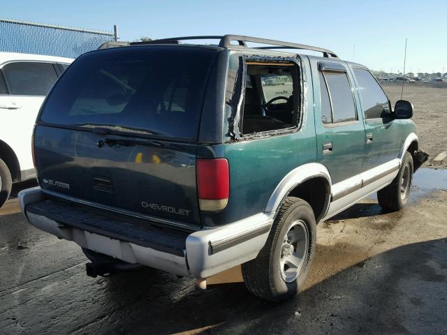 1GNCS13W1V2155558 - 1997 CHEVROLET BLAZER GREEN photo 4