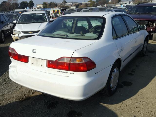 1HGCG5648WA107222 - 1998 HONDA ACCORD LX WHITE photo 4